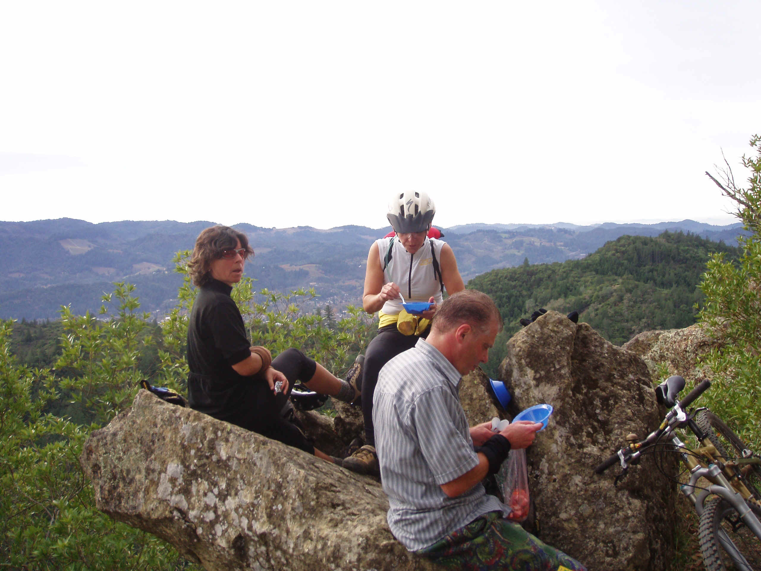 100_0017.JPG (1124458 bytes)