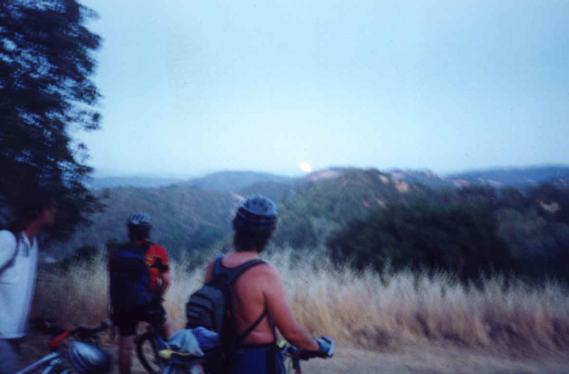 Argonauts - Moonrise Bummer Peak.BMP (2691126 bytes)