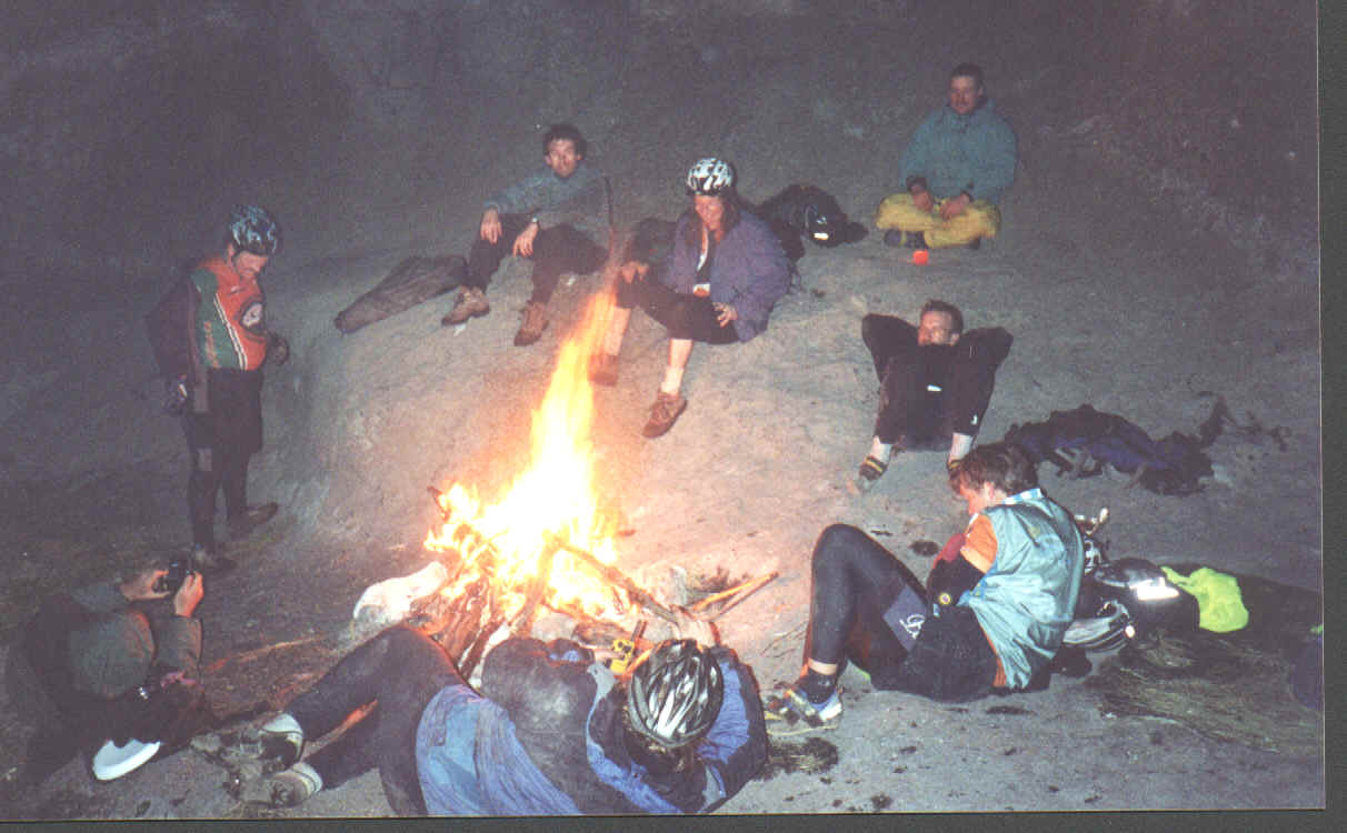 BITM - Group fire.BMP (2727054 bytes)