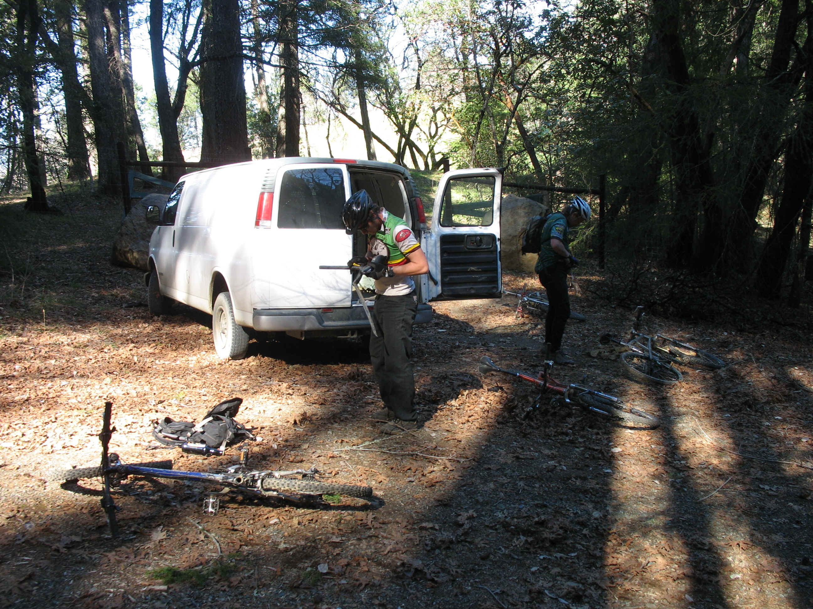 IMG_1044.JPG (2105011 bytes)