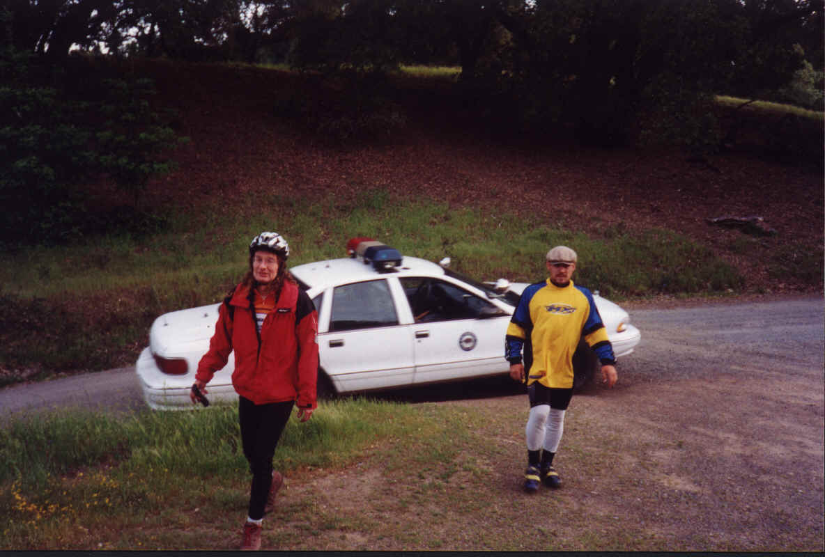 Law and Order - Mike Jim copcar.BMP (2841654 bytes)