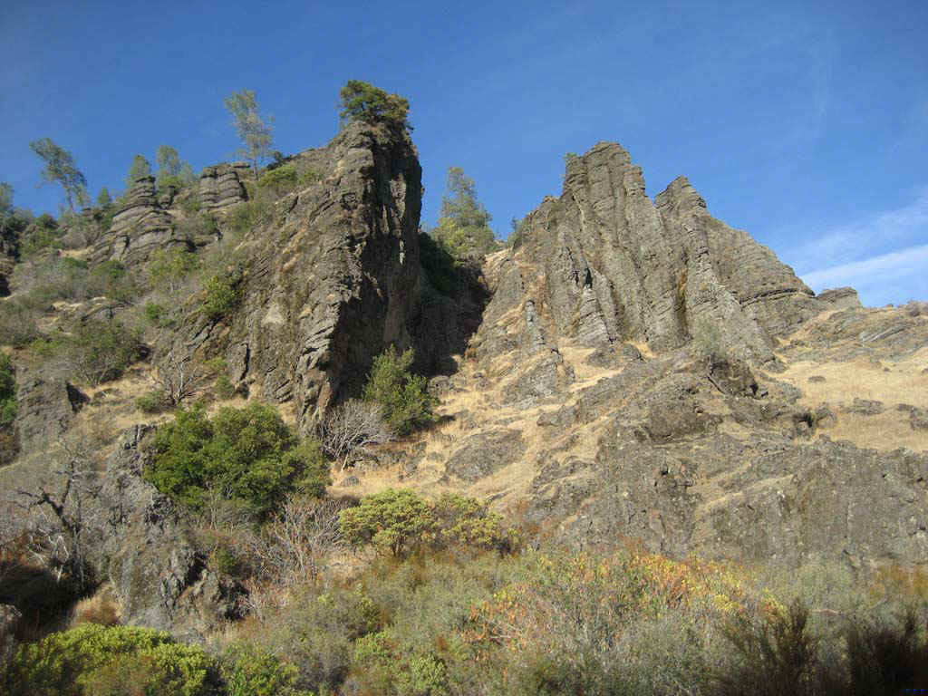 Pinnacle.jpg (160732 bytes)