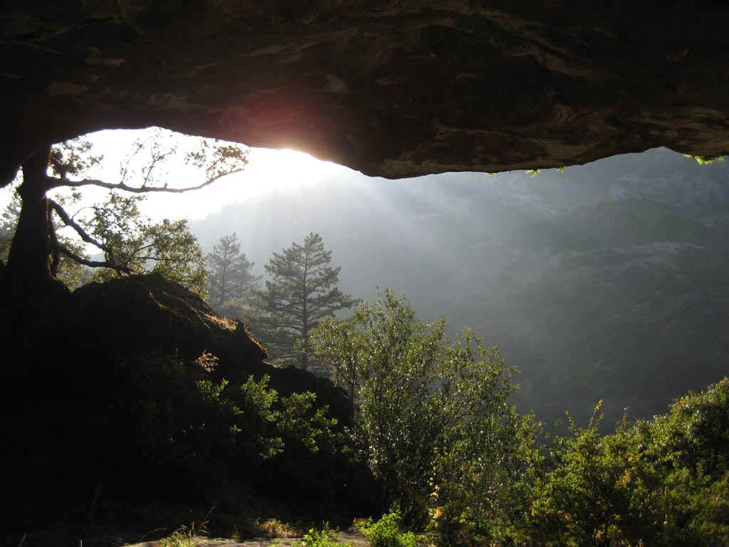 SunRays2.jpg (130556 bytes)