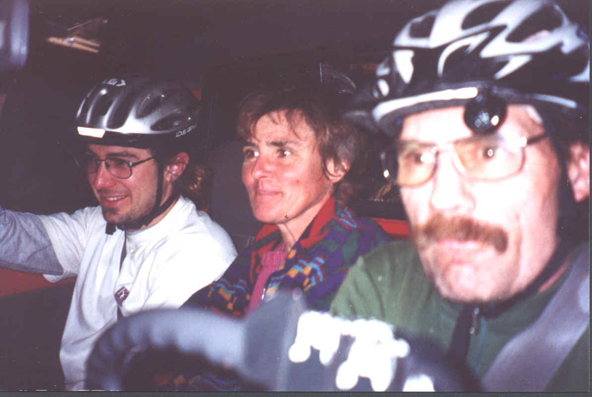 Two Riders - Tanya Car Shuffle.BMP (2867254 bytes)